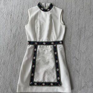 Vintage 60-70s Frock Style Dress with Floral Folk Art Details Size 6